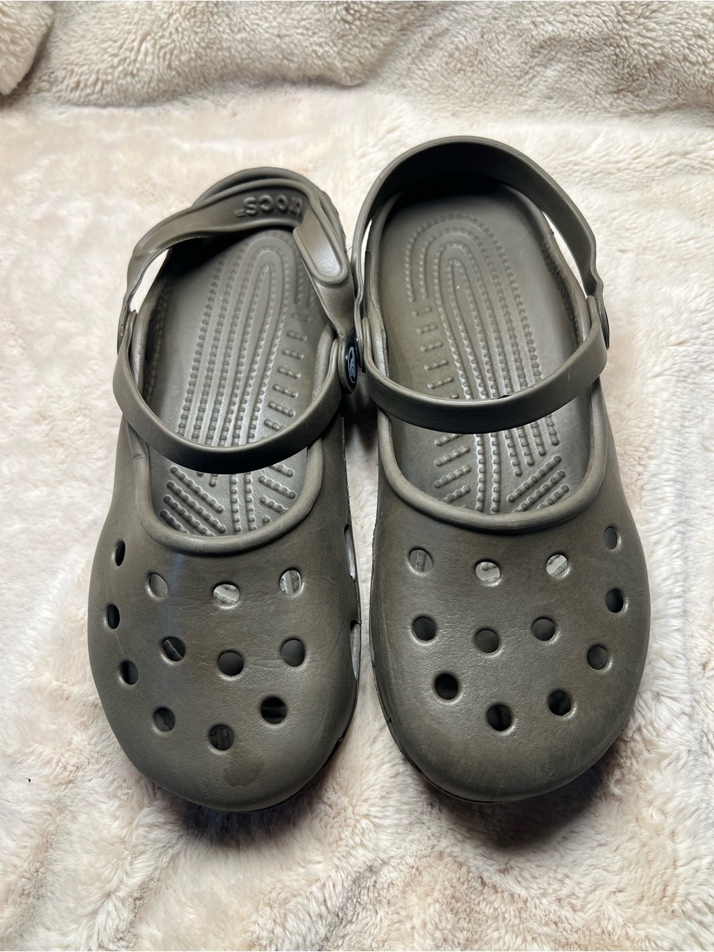 Crocs Karin clogs Size 9 brown Women’s